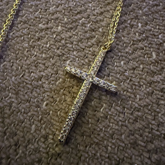 Kendra Scott Gold Necklace with Gold Cross Pendant - Picture 2 of 7